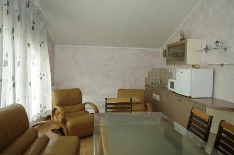 Europe Guesthouse Нарва Экстерьер фото
