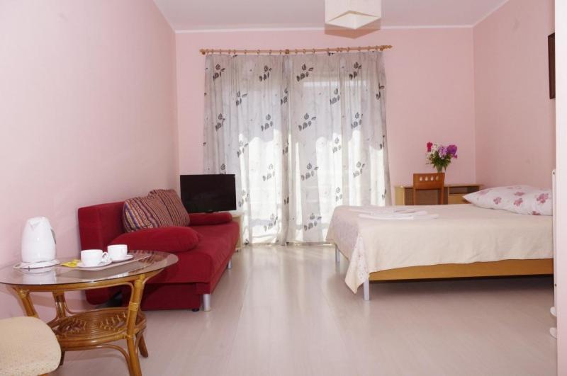 Europe Guesthouse Нарва Экстерьер фото