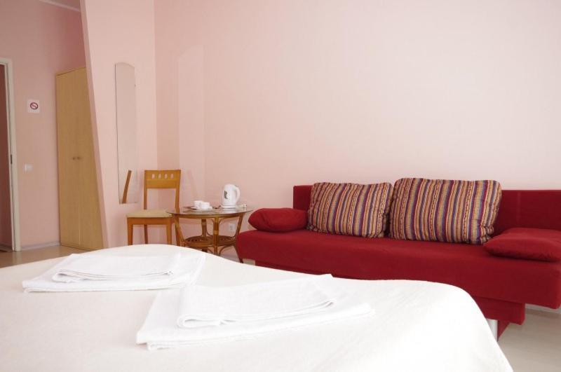 Europe Guesthouse Нарва Экстерьер фото