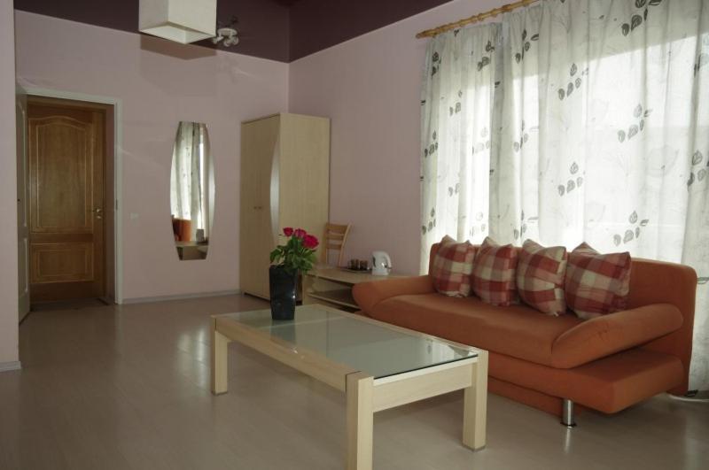 Europe Guesthouse Нарва Экстерьер фото